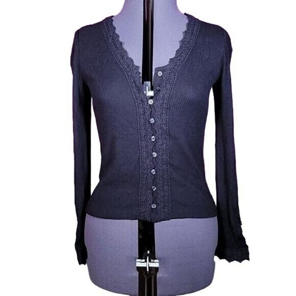 American Rag Juniors' Lace-Trimmed Top Sz L - Picture 1 of 13